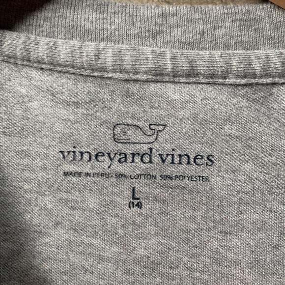 NWOT Vineyard Vines Holiday 2016 T-shirt, long sleeve gray with Santa hat - Picture 5 of 7